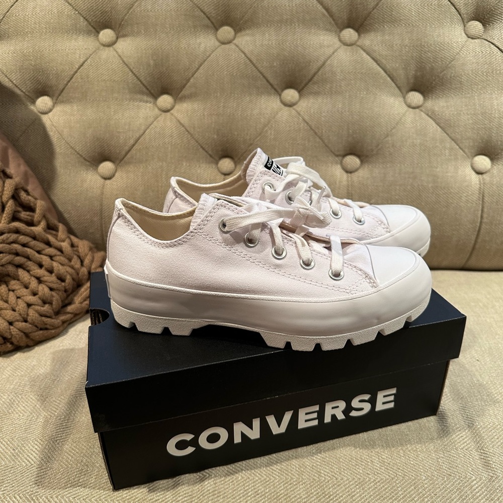 NWT Converse white sneakers
